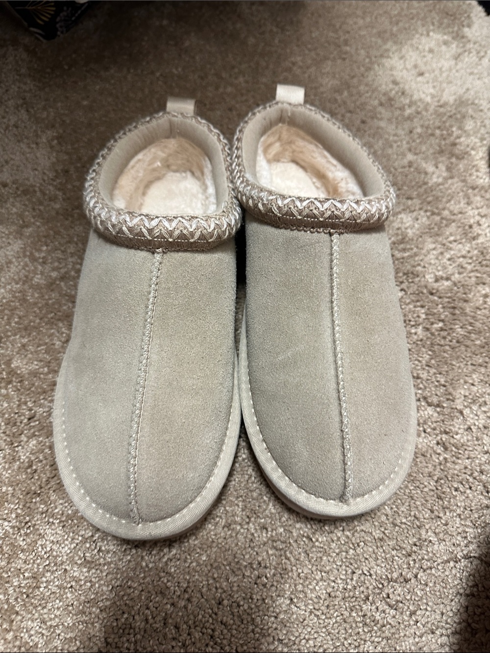 Dream Pairs Light Beige Faux-Suede Shearling Slip-On Slippers